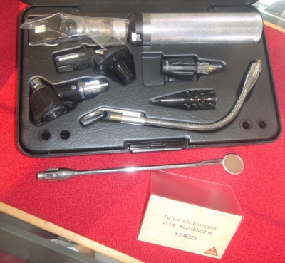 Музей диагностических инструментов - офтальмоскоп HEINE 1985 г.
